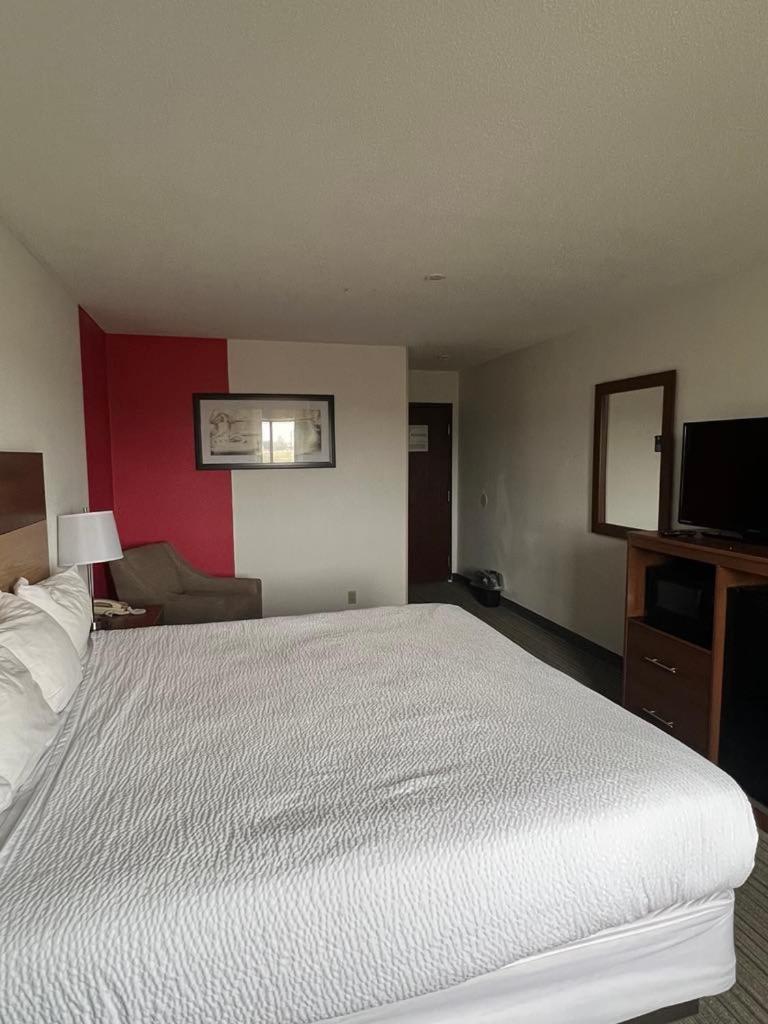 Ramada By Wyndham Effingham Hotel Bagian luar foto